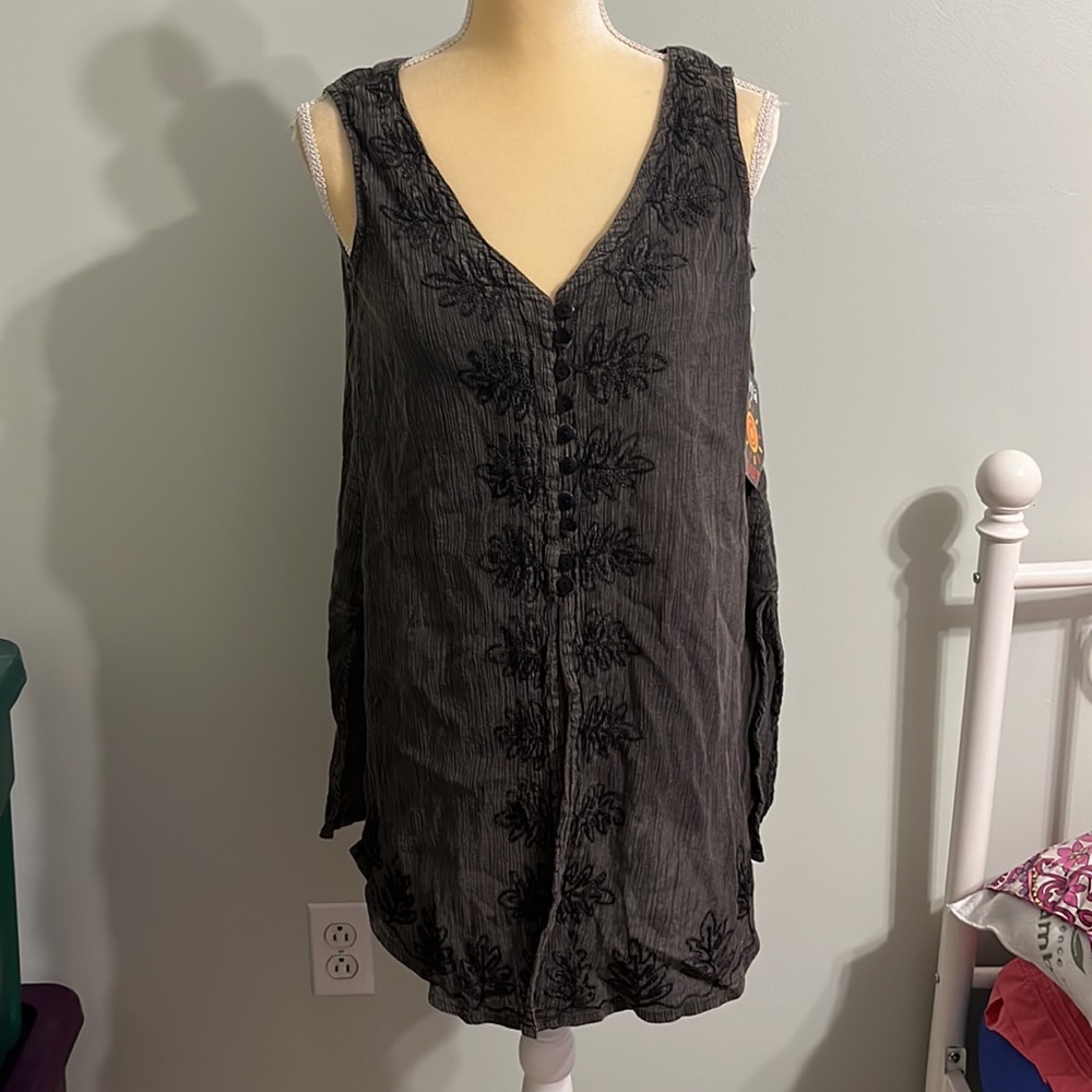 raya sun Black Embroidered Sleeveless Tunic